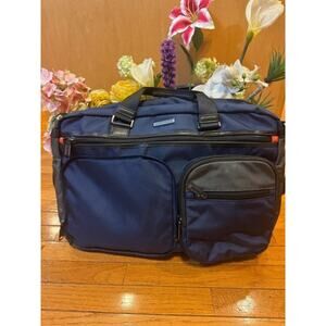 MONYKER 3 bags-in-1 weekender is the ultimate travel bag (900